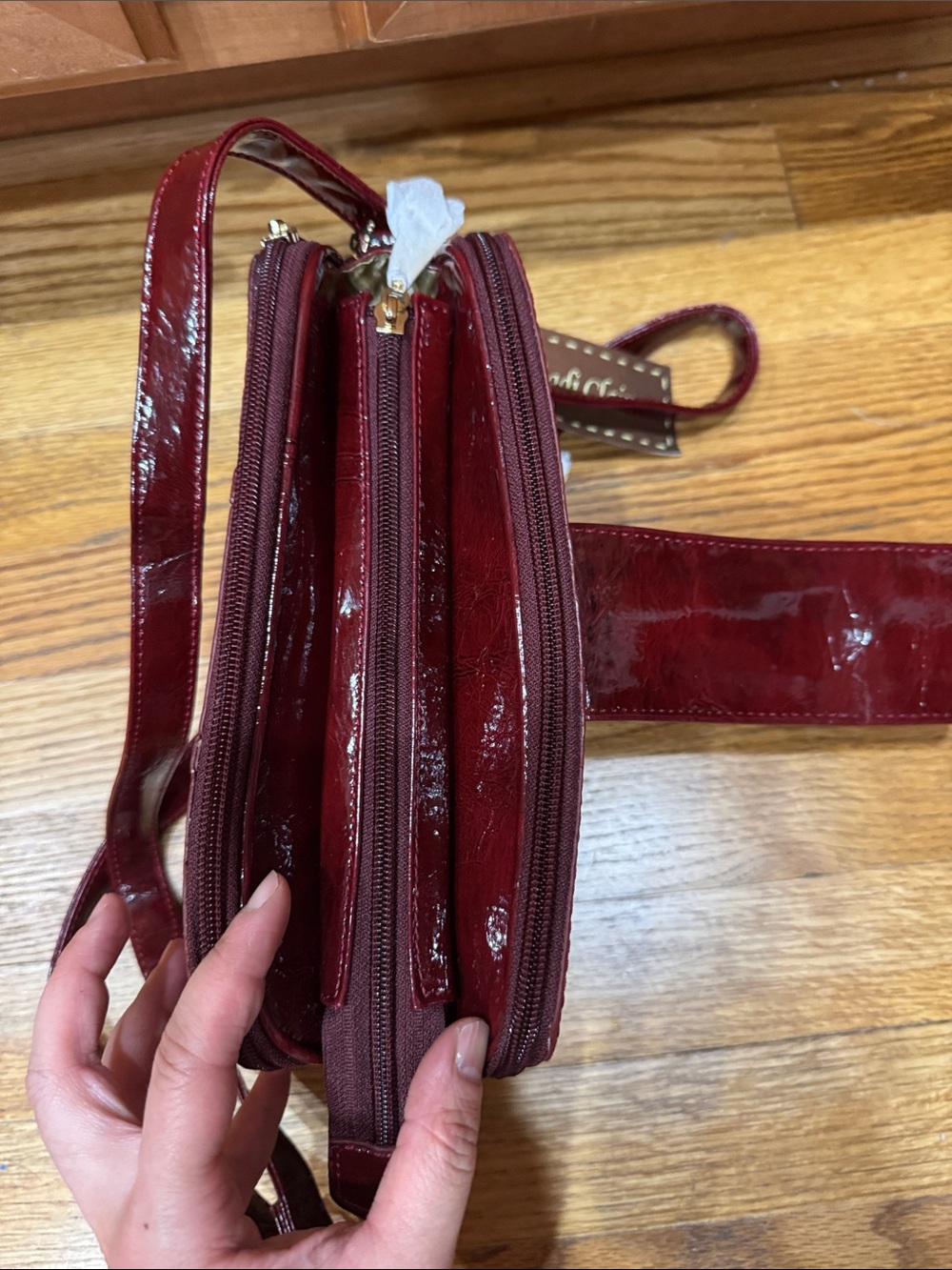 Boutique Burgundy Croc- Embossed Leather Crossbody with Magnetic Closure - Picture 4 of 8